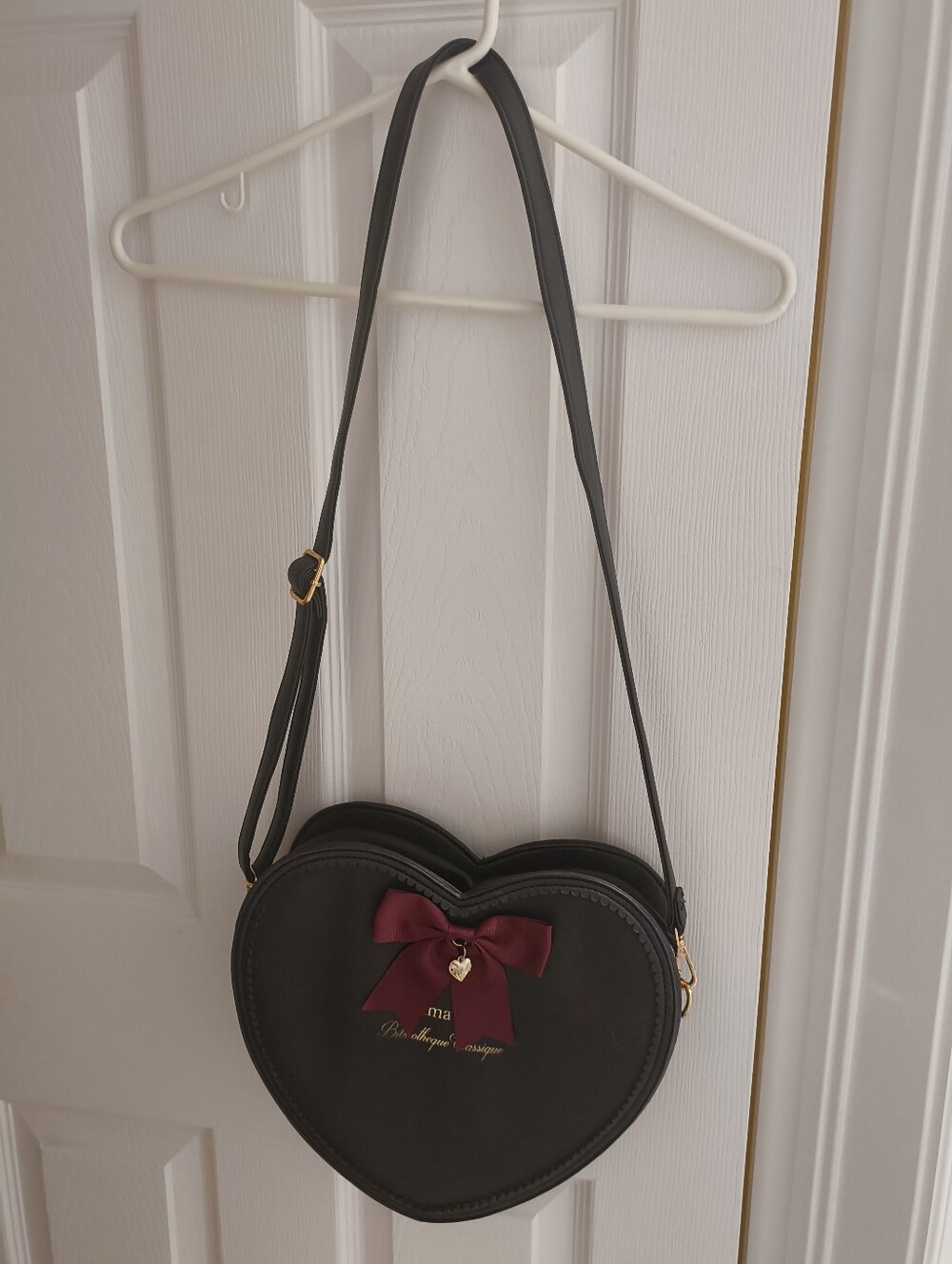Cute Heart-Shaped Black Crossbody Bag with Red Bow